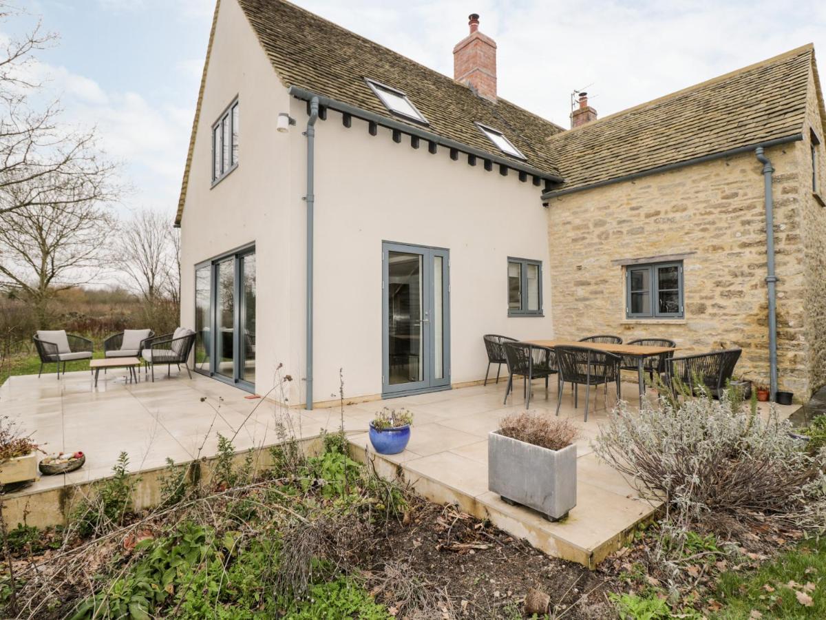 High Cogges Farm Holiday Cottages Witney Buitenkant foto